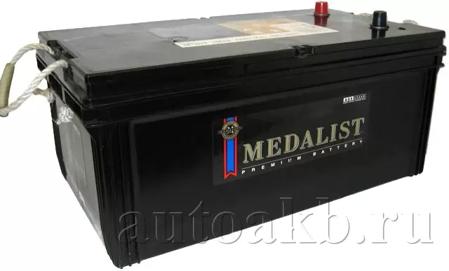 Аккумулятор грузовой Medalist 72018 6СТ-220 Ач прям.
